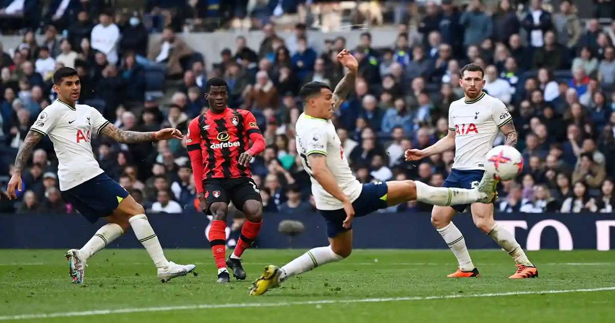 Theo dõi đội hình xuất trận của 2 CLB